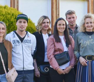 Den Gästen den Hof machen