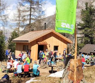 Eine Hütte, in der man lacht, …