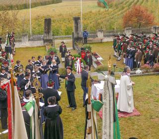 Erinnern und mahnen: Gedenken in Spondinig