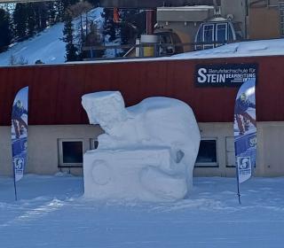 Schneeskulpturen auf der Haider Alm