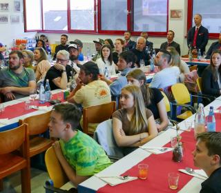 Starke Jugendgruppe beim Weißen Kreuz Prad