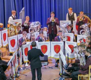 Viel Applaus für „Swiss Armed Forces Brass Band“