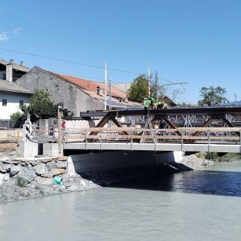 An der „Etschbrücke Badplatzl“ in Laas wird wieder gearbeitet; Fotos: Sepp