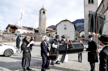 „Beerdigung“ des Faschings in Laatsch am Aschermittwoch; Fotos: Sepp