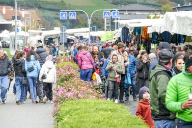 Halbnasser „Sealamorkt“ 2023 in Glurns; Fotos: Sepp 