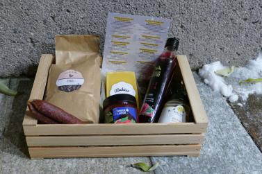 In Taufers im Münstertal wurde am ersten Adventssonntag die Aktion „Advent in Dorf an dr Grenz“ eröffnet; Fotos: Sepp