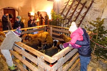 Licht, Düfte und Klänge beim Glurnser Advent 2019; Fotos: Sepp