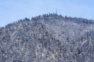 Zwei Tage nach dem Brandausbruch am Montoni; Fotos: Udo Thoma