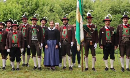 Kameradschaft, Tradition und sportlicher Wettkampf