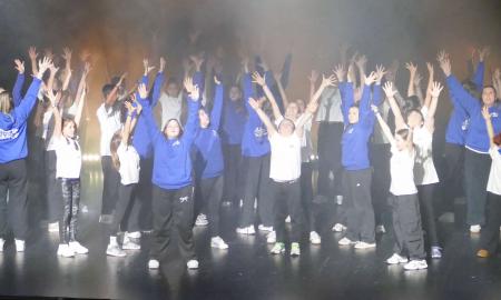 Lieder und Tänze mit Botschaften