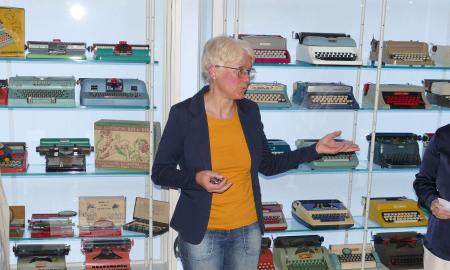 „TYPING TOYS“ im Schreibmaschinenmuseum