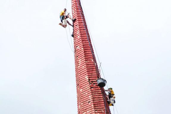 Arbeitsplatz Kirchturm Schlanders: die Aussicht passt! Fotos: Sepp 