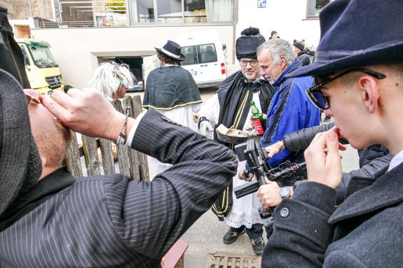 „Beerdigung“ des Faschings in Laatsch am Aschermittwoch; Fotos: Sepp