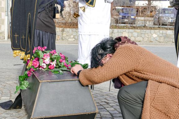 „Beerdigung“ des Faschings in Laatsch am Aschermittwoch; Fotos: Sepp