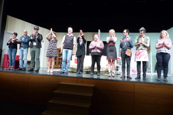 „Doppelt leben hält besser“ (Theater Verein Schlanders); Fotos: Sepp