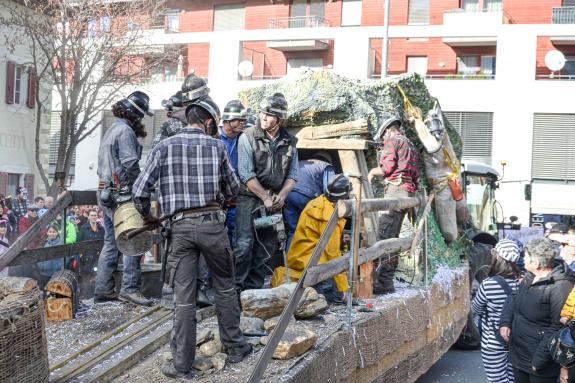 Faschingsumzug in Latsch, 01.03.25; Fotos: Michael