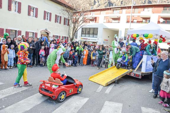Faschingsumzug in Latsch, 01.03.25; Fotos: Michael