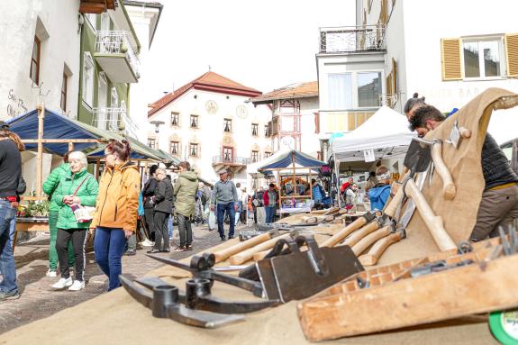 Georgimorkt in Mals (22. April 2023); Fotos: Sepp