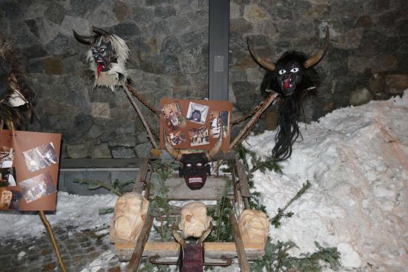 In Taufers im Münstertal wurde am ersten Adventssonntag die Aktion „Advent in Dorf an dr Grenz“ eröffnet; Foto: Sepp