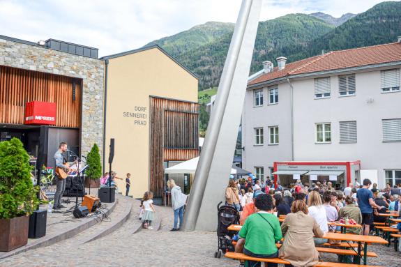 Lebendiges Markttreiben in Prad, 27.07.23; Fotos: Michael