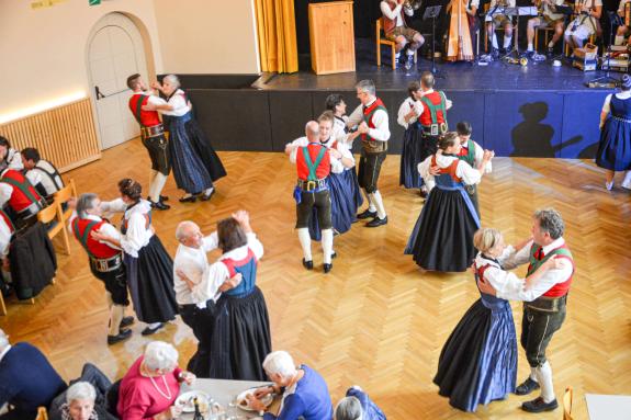 Trachtenvorstellung mit Erntedank in Mals, 29.10.23; Fotos: Michael