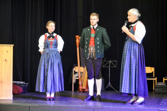 Trachtenvorstellung mit Erntedank in Mals, 29.10.23; Fotos: Michael