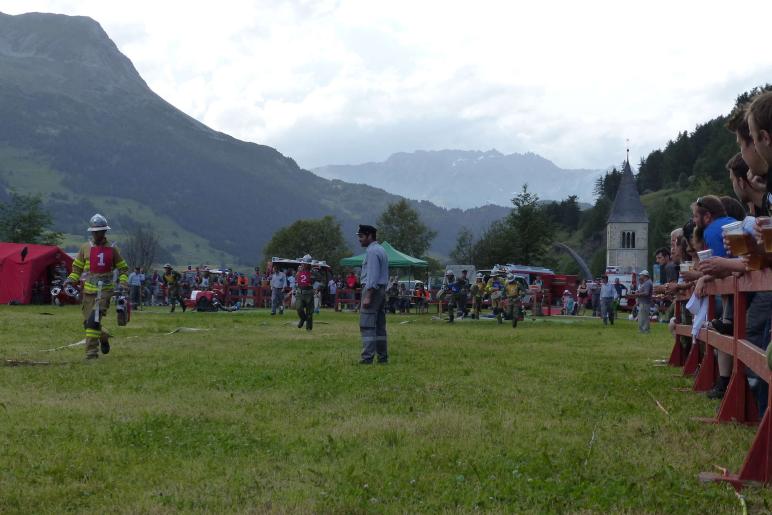  6. Obervinschger Nassleistungswettbewerb auf der Grünzone in Graun am 8. Juli 2017; Fotos: Sepp