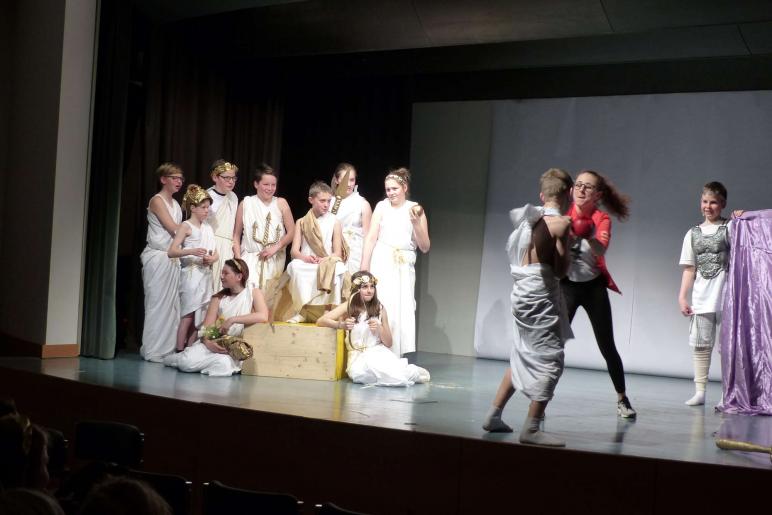 Abschlussfeier der 6. Vinschger Sprachwerkstatt „SpLeSch!“ am 2. März in Laas; Fotos: Sepp