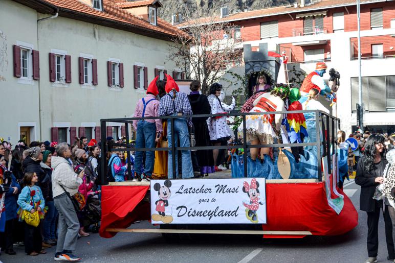 Faschingsumzug in Latsch, 01.03.25; Fotos: Michael