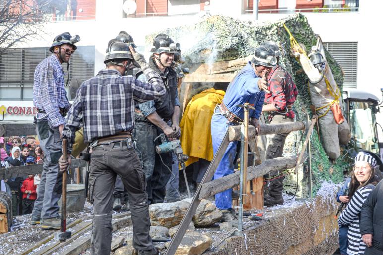 Faschingsumzug in Latsch, 01.03.25; Fotos: Michael