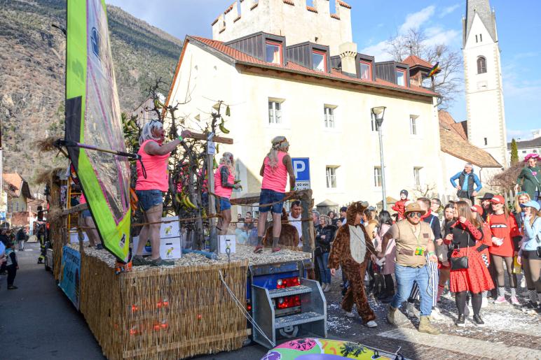 Faschingsumzug in Latsch, 01.03.25; Fotos: Michael
