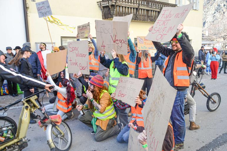 Faschingsumzug in Latsch, 01.03.25; Fotos: Michael