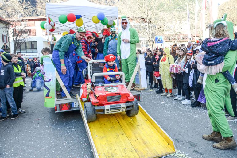 Faschingsumzug in Latsch, 01.03.25; Fotos: Michael