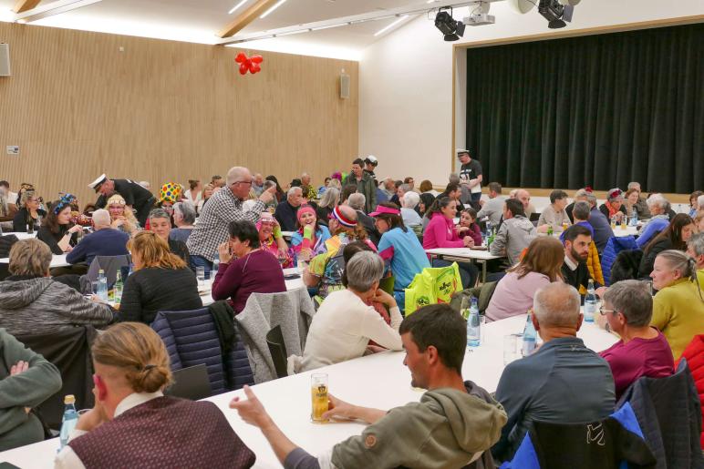 „Golderner Fosnocht“ (Faschingsrevue des Männerchors Vierklang in Goldrain); Fotos: Sepp