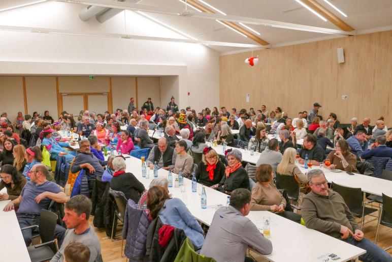 „Golderner Fosnocht“ (Faschingsrevue des Männerchors Vierklang in Goldrain); Fotos: Sepp