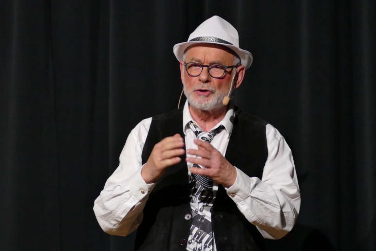 „Golderner Fosnocht“ (Faschingsrevue des Männerchors Vierklang in Goldrain); Fotos: Sepp