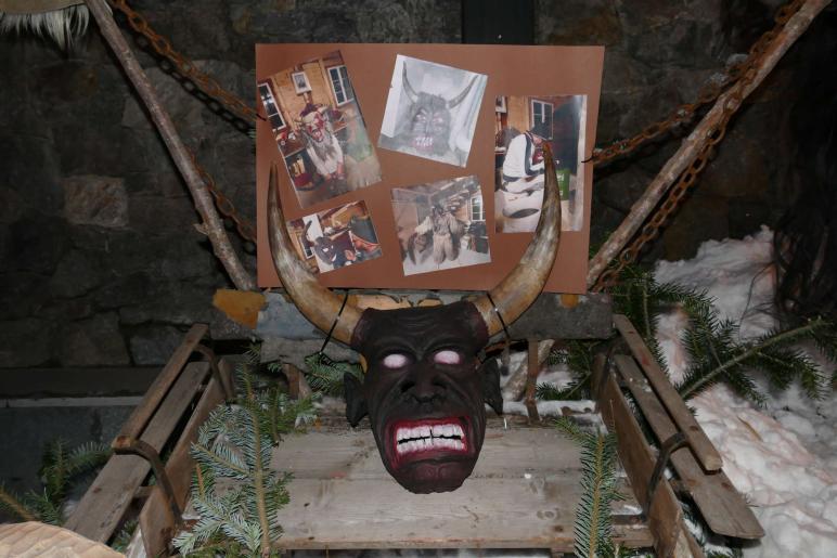 In Taufers im Münstertal wurde am ersten Adventssonntag die Aktion „Advent in Dorf an dr Grenz“ eröffnet; Fotos: Sepp