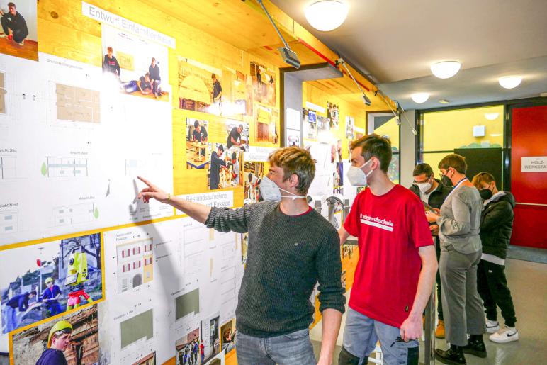 Tag der offenen Tür an der Landesberufsschule Schlanders und an der Berufsfachschule für Steinbearbeitung Laas am 29.01.2022; Foto: Sepp