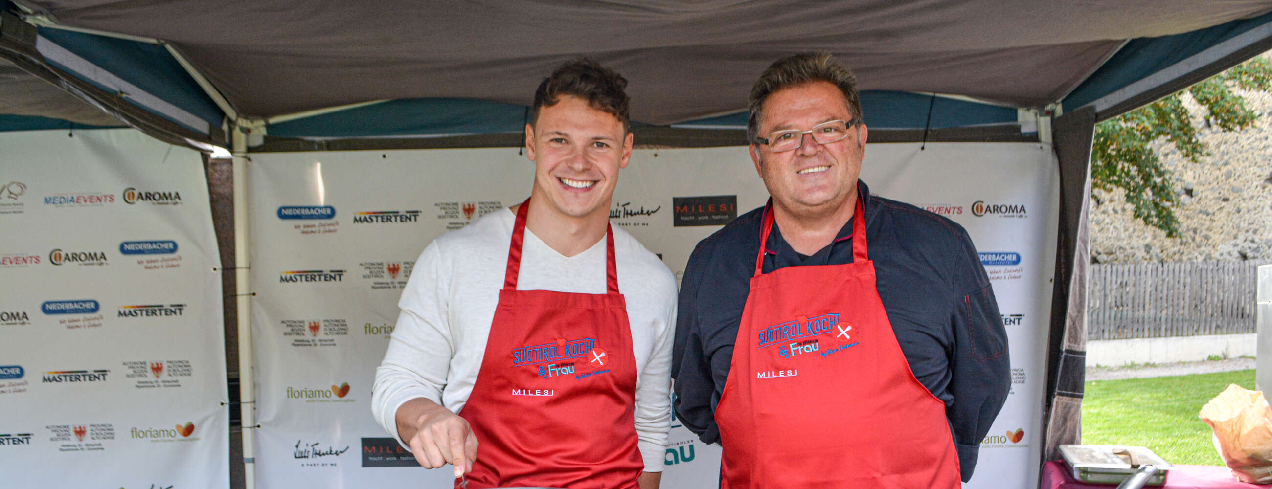 Gesellschaft Zwischen Mauern und Palabirabäumen der Vinschger